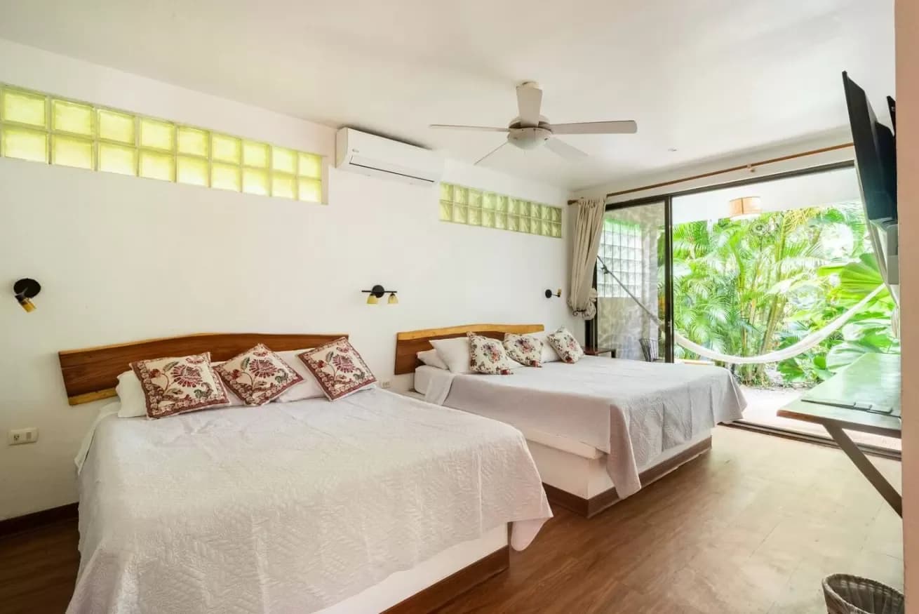 #1 King & Queen Garden Room