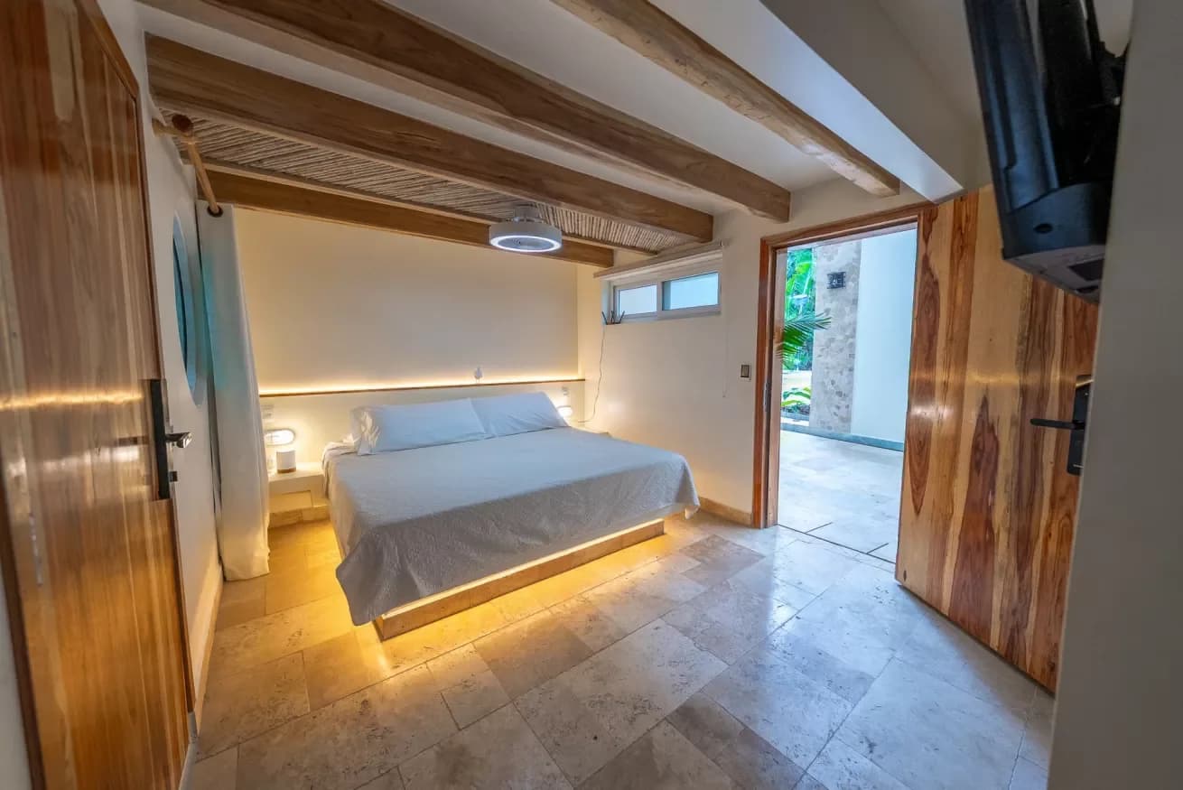 #24 Premium King Terrace Room