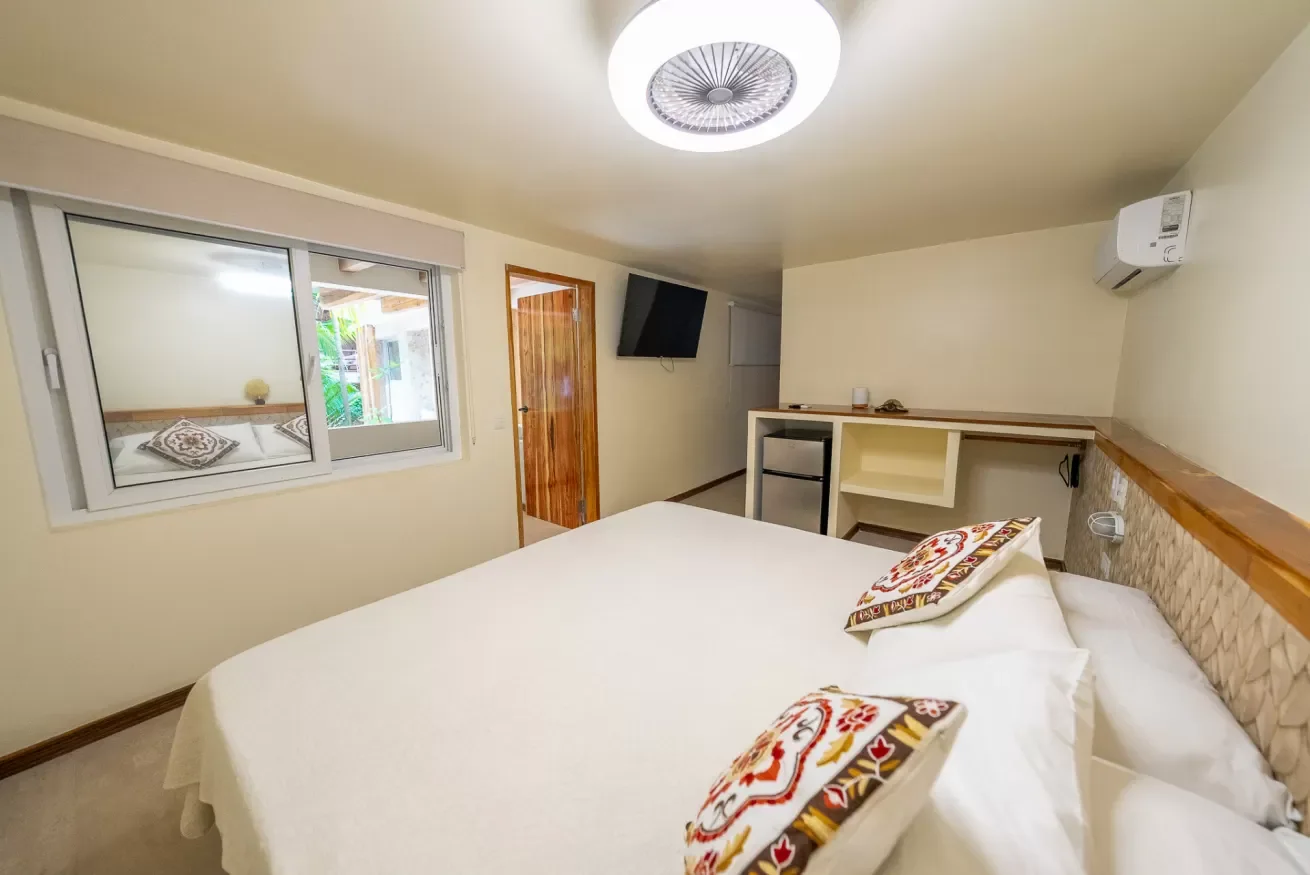 #28 King Balcony Room