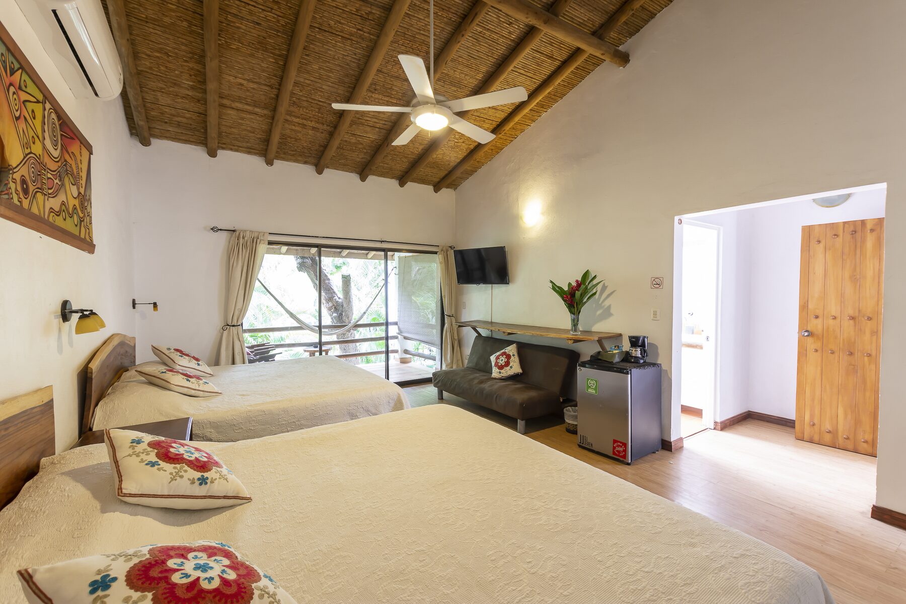 Habitacion con balcon y dos King photo 1