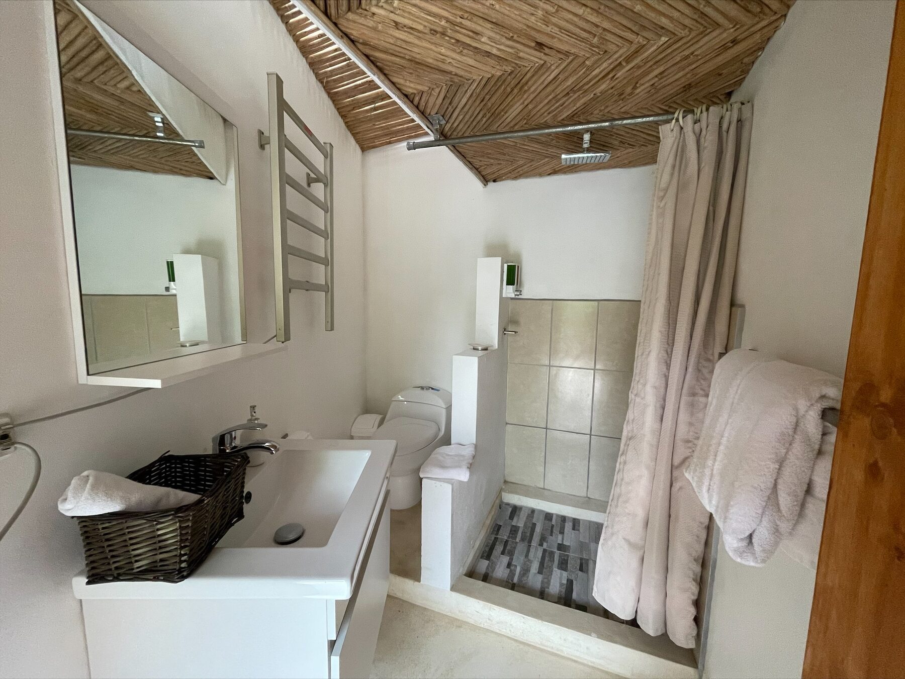Loft Room with Balcony thumbnail 5