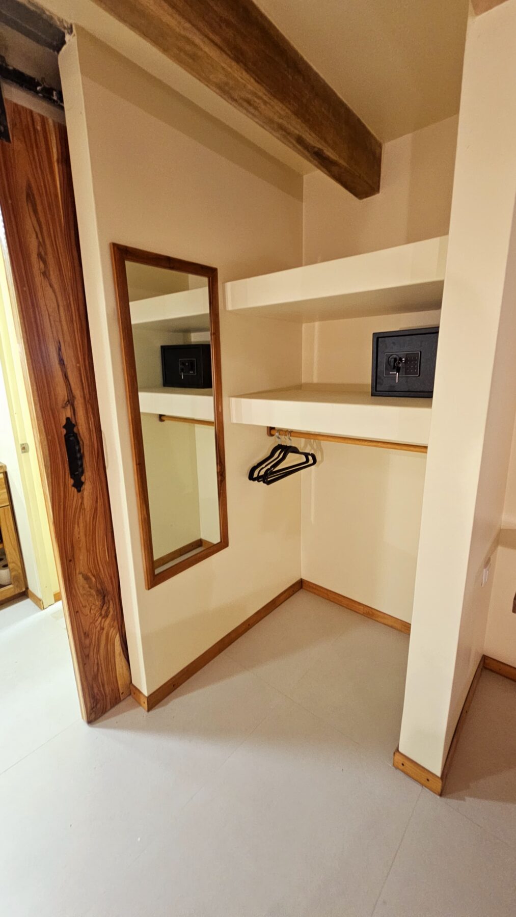 Garden Family Suite with Kitchen & Projector thumbnail 6