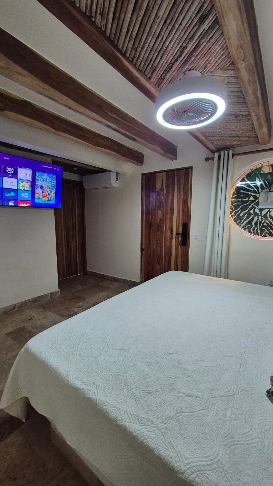 Premium King Terrace Room thumbnail 8