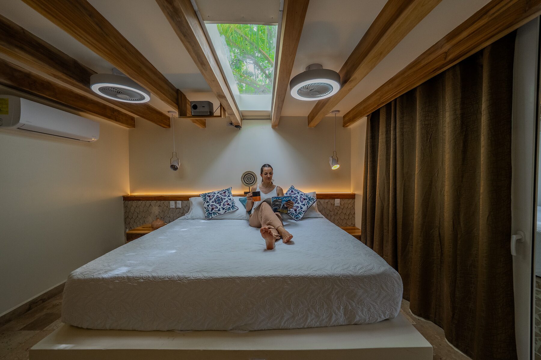 Premium Cinema Suite with Kitchen room 25