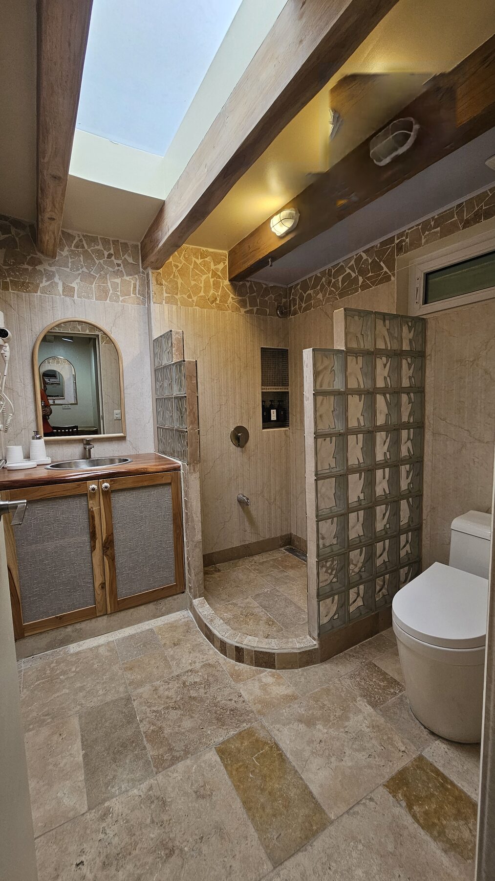 Premium Family Suite with Kitchen & Projector thumbnail 5