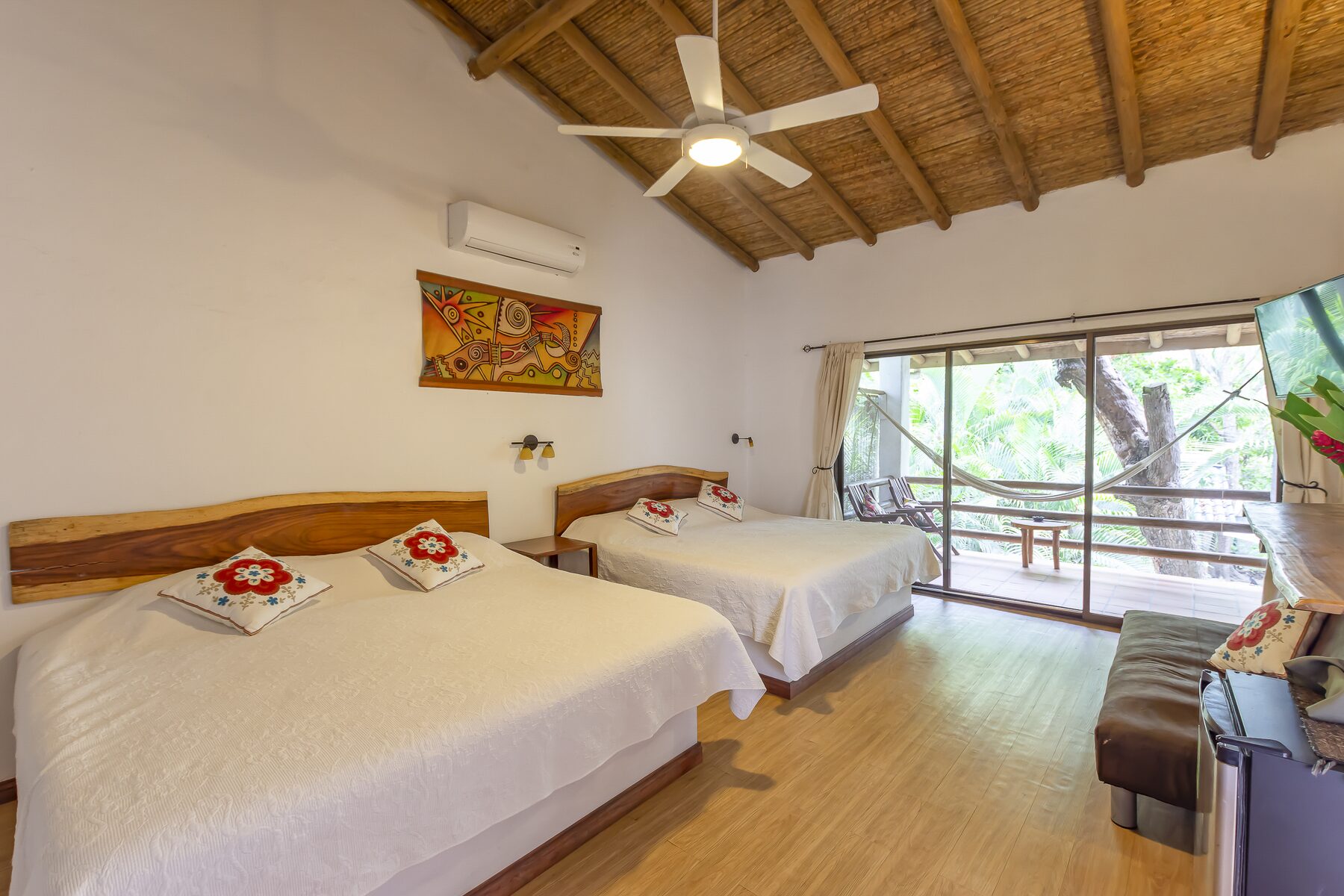 Two-King Balcony Room thumbnail 4